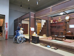 昭和の居間の写真。企画展で「昭和の居間」が再現されていました。なつかしいー！