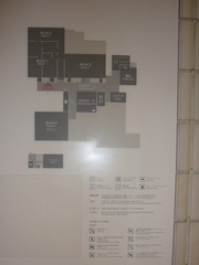 フロアマップ
の写真。館内の配置図には英語表記もあります