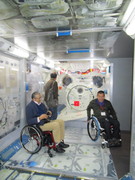 国際宇宙ステーション日本実験棟「きぼう」の写真。内部を実物大の大きさで精密に再現