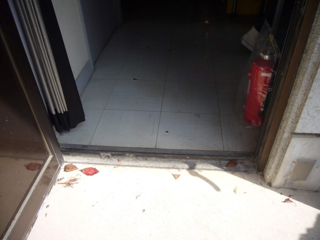 １階展示室に通じる出入口