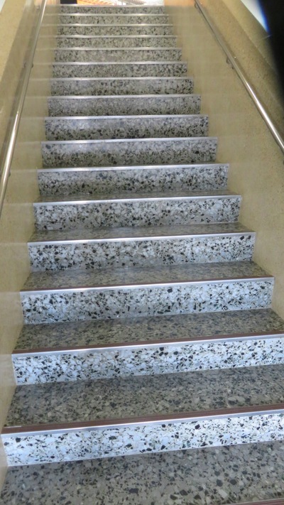 エレベーターの外観写真