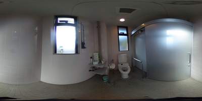 車いすトイレの内部360度写真(クリックで新しいウィンドウが開きます)