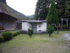 資料館内のトイレの写真。敷地内にも、少し古い一般トイレがあります