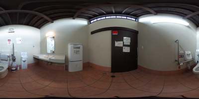車いすトイレの内部360度写真(クリックで新しいウィンドウが開きます)