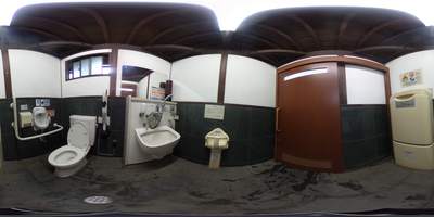 車いすトイレの内部360度写真(クリックで新しいウィンドウが開きます)