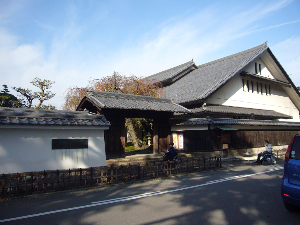 戸田氏入城350年を記念して旧戸田鋭之助邸に建てられましたの写真