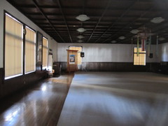 記念館2階の写真。普段は使われない２階は郡上踊りの教室などに使われます。