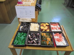 食品サンプルの材料の写真。天ぷらの具材ですねー、これだけでもリアルです