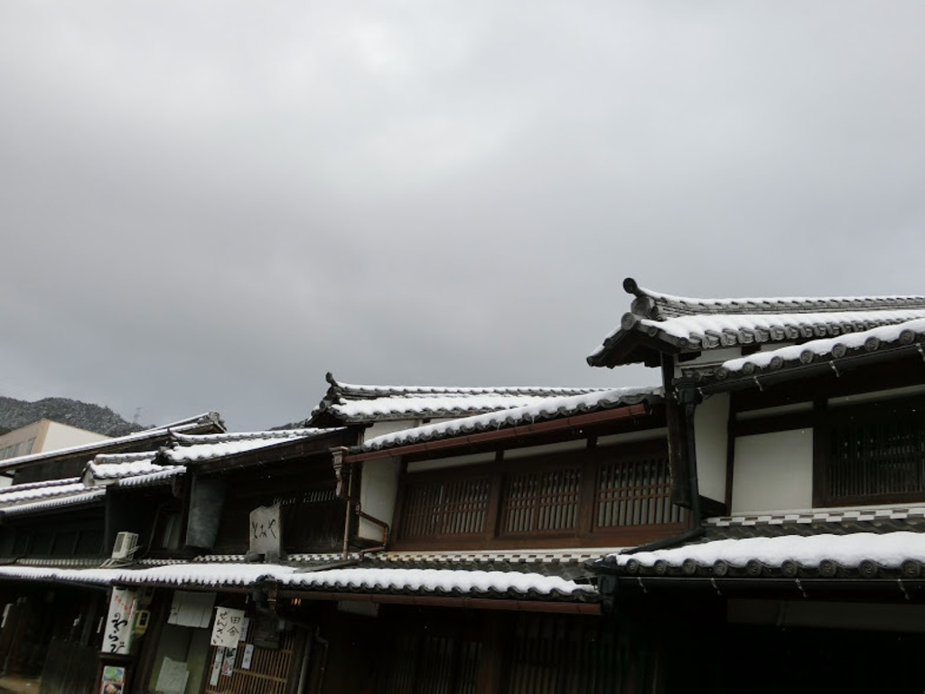うだつを見ながら町歩きの写真