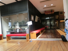 二階のレストランの写真。町内一の広さで団体利用も可能です