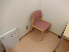 フィッティングボードの写真。建物２階授乳室にあります