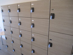 コインロッカーの写真。ビジターハウス内にあります