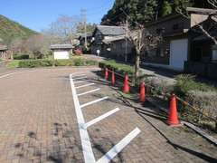 公園入口の写真。国道と反対側の道路にも入口があります