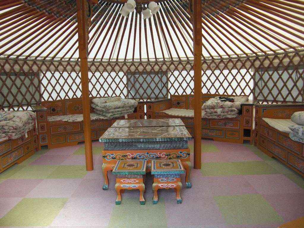 モンゴルの遊牧民が暮らす移動式宿舎「ゲル」で宿泊体験の写真