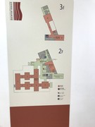 美術館内のフロアーマップの写真。セラミックパークMINOの2階と3階にあります