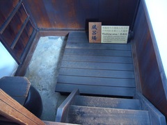 風呂場の写真。現場周りの地役人が、汗や汚れを落とした場所です。
