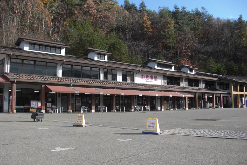 ミュージアムの横にはお食事処・物販店もの写真