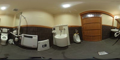 車いすトイレの内部360度写真(クリックで新しいウィンドウが開きます)