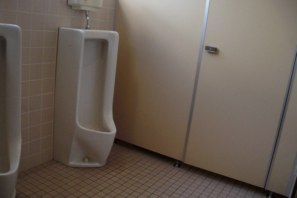車いすトイレの内部写真