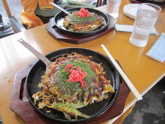 やんちゃ屋台村・えんの写真。広島焼きや尾道焼きが食べられる屋台です