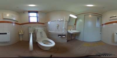 車いすトイレの内部360度写真(クリックで新しいウィンドウが開きます)