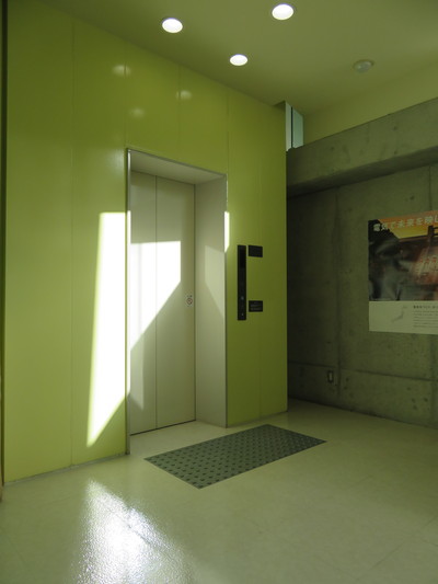 エレベーターの外観写真