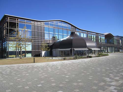 みんなの森 ぎふメディアコスモスの外観写真